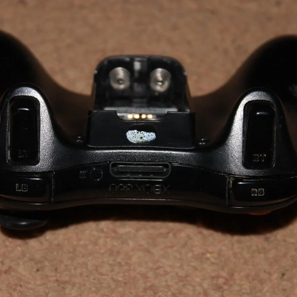 Xbox 360 Black Wireless Controller Non Working for Parts or Repair